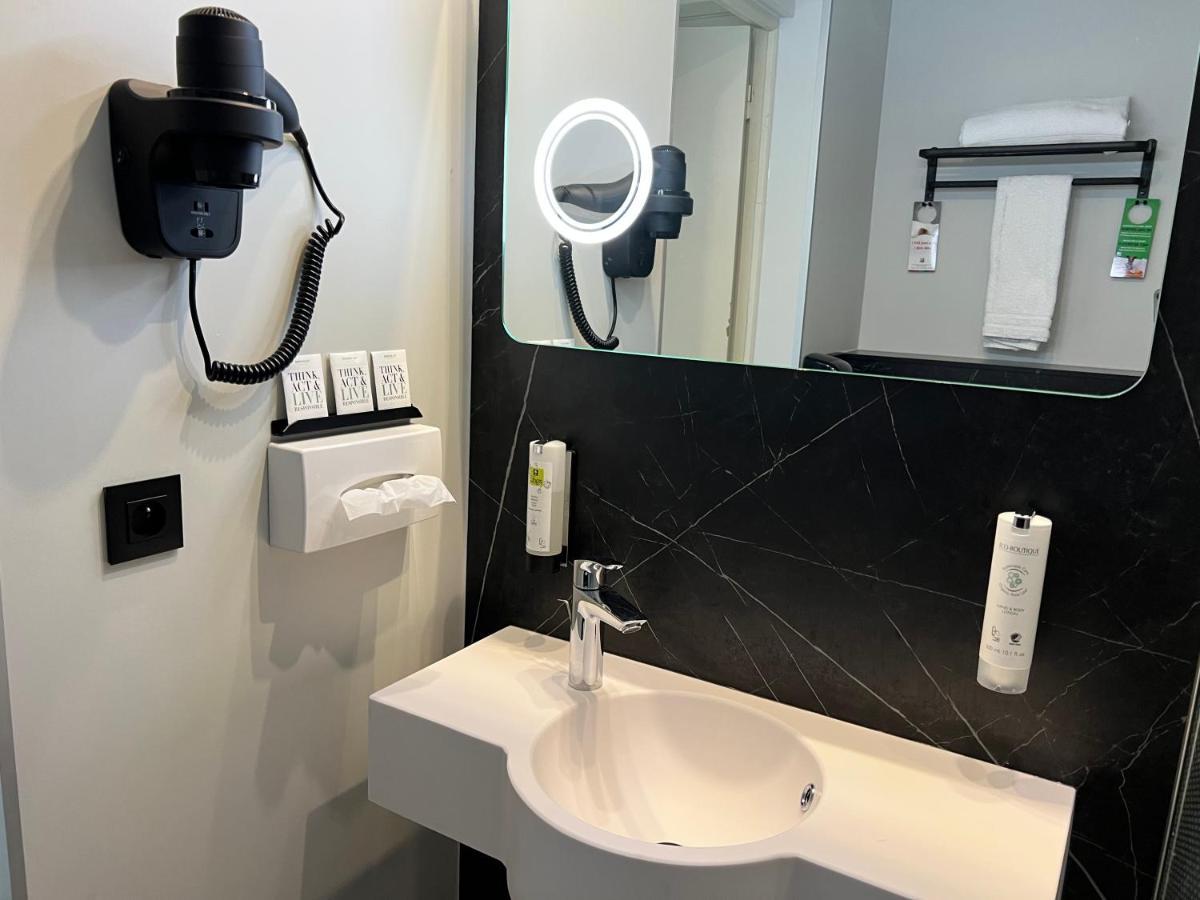 Logis Hotel Restaurant Des Acacias Lille Neuville En Ferrain Neuville-en-Ferrain Εξωτερικό φωτογραφία
