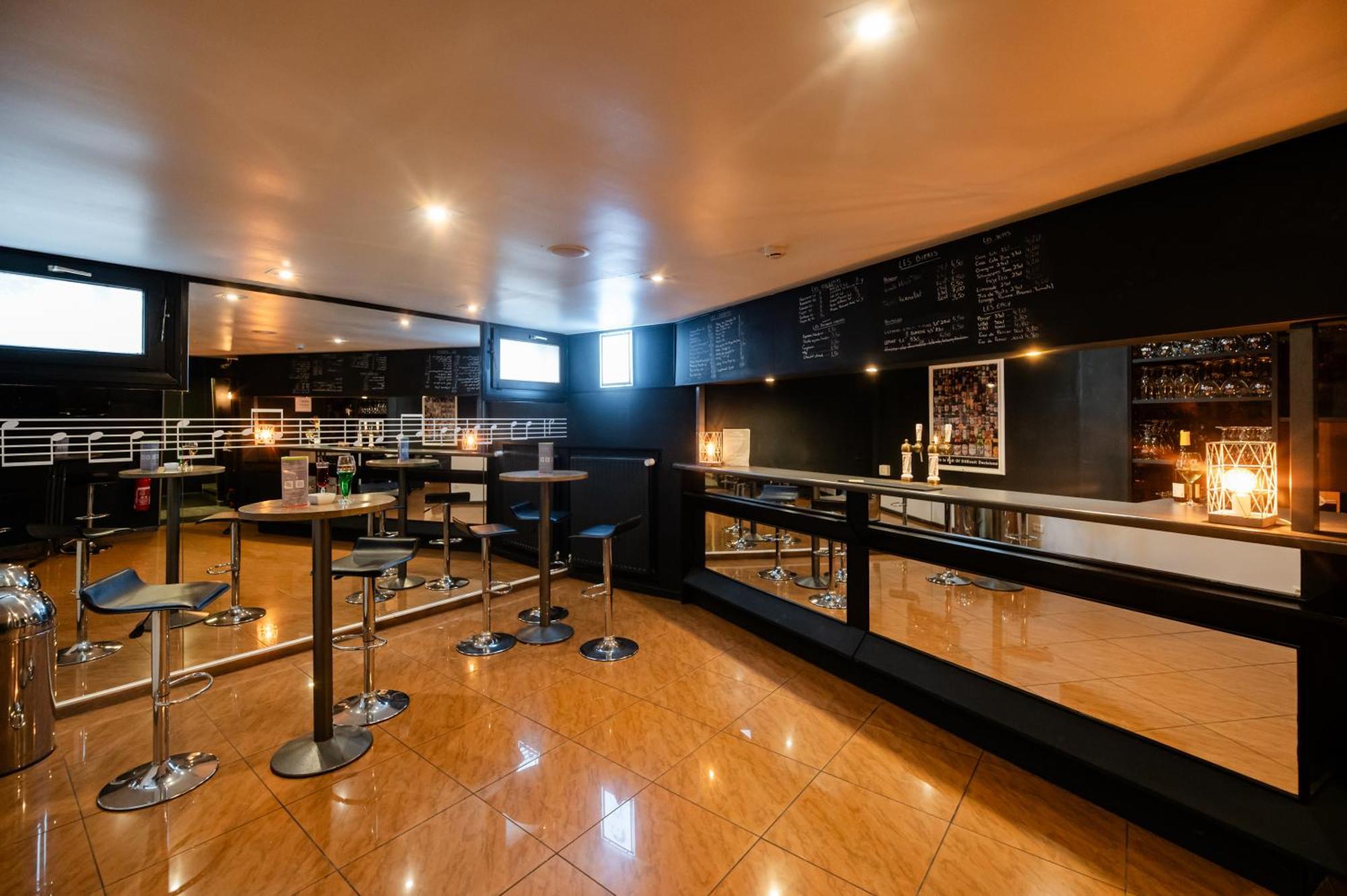 Logis Hotel Restaurant Des Acacias Lille Neuville En Ferrain Neuville-en-Ferrain Εξωτερικό φωτογραφία